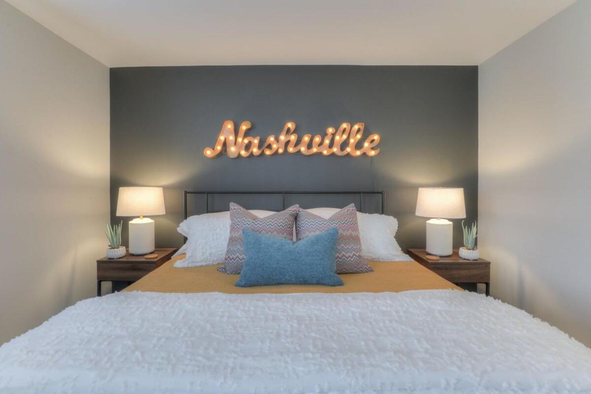 Walk To Broadway Riverfront Condo With Pool Nashville Exteriér fotografie